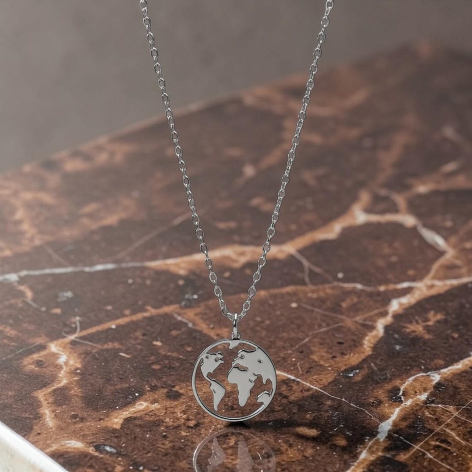 World Map Necklace in Gold, Silver or Rose – Minimalist Travel Jewelry
