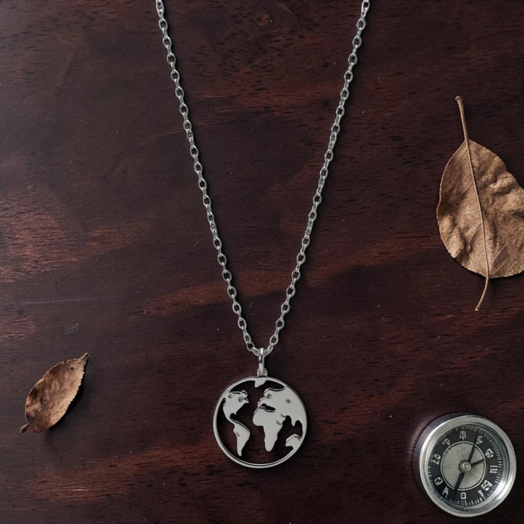 World Map Necklace in Gold, Silver or Rose – Minimalist Travel Jewelry