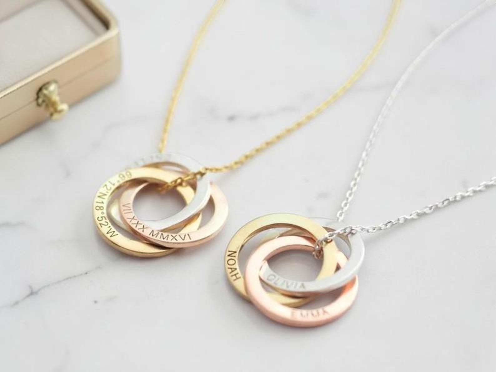 Custom Name Necklace with Interlocking Circles, Personalized Family Jewelry in Sterling Silver